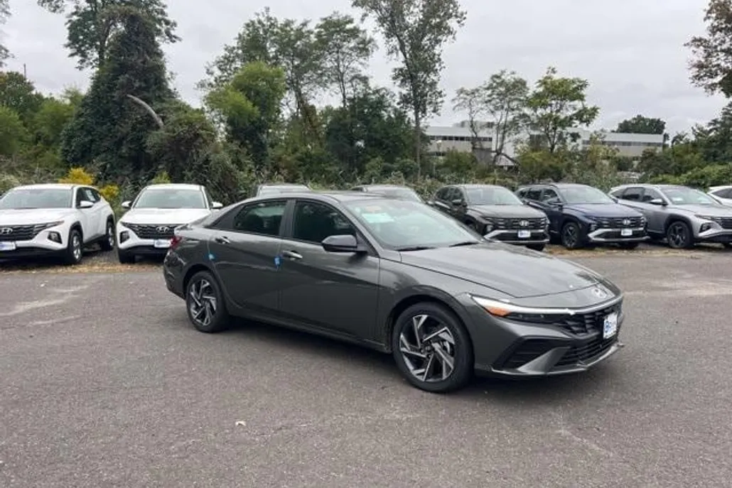 2025 Hyundai Elantra Hybrid SEL Sport photo 1