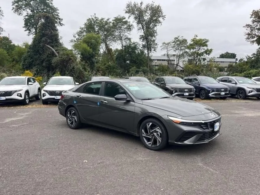 2025 Hyundai Elantra Hybrid SEL Sport photo 1