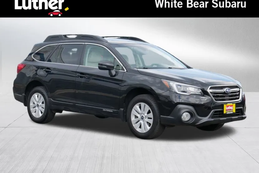 2019 Subaru Outback Premium photo 1