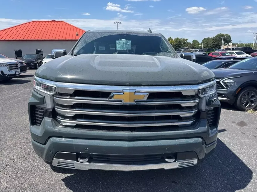 2026 Chevrolet Silverado 1500 High Country photo 1
