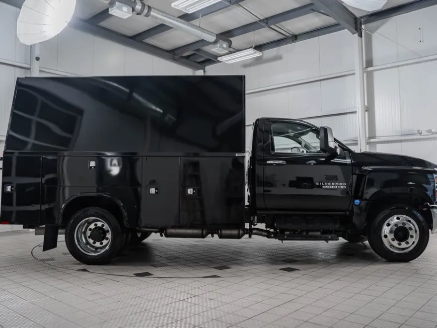2024 Chevrolet Silverado 5500HD Work Truck photo 1
