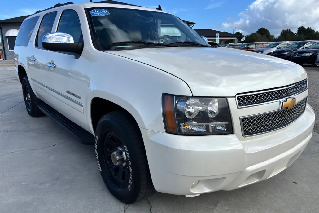 2014 Chevrolet Suburban LTZ photo 1