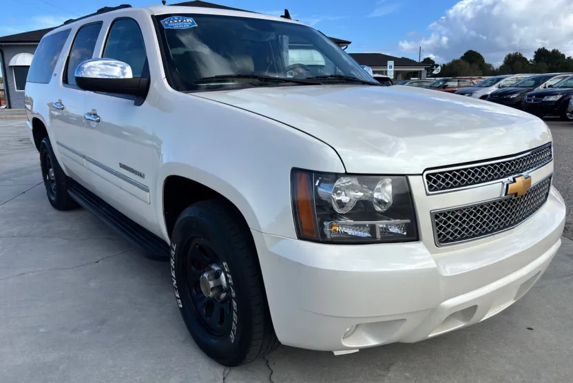 2014 Chevrolet Suburban LTZ photo 1