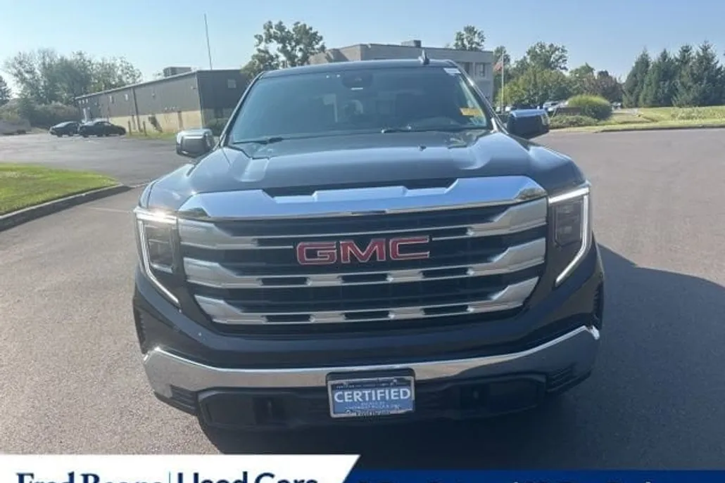 2022 Gmc Sierra 1500 SLE photo 1