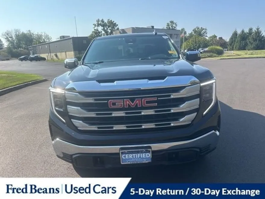 2022 Gmc Sierra 1500 SLE photo 1