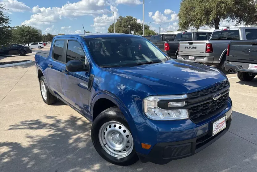 2024 Ford Maverick XL photo 1