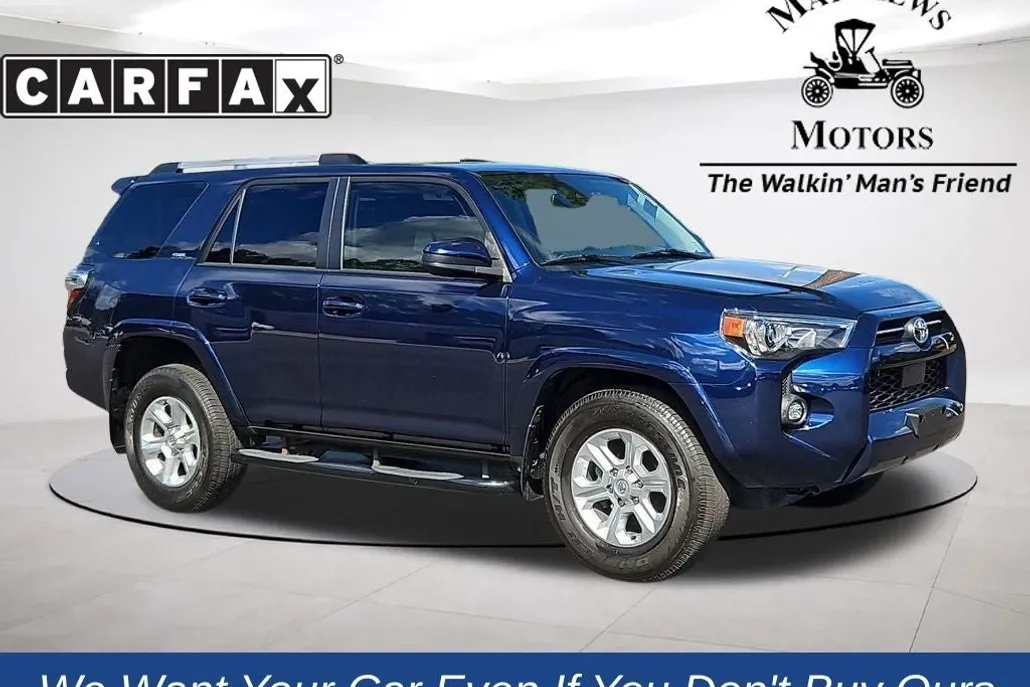 2022 Toyota 4Runner SR5 photo 1