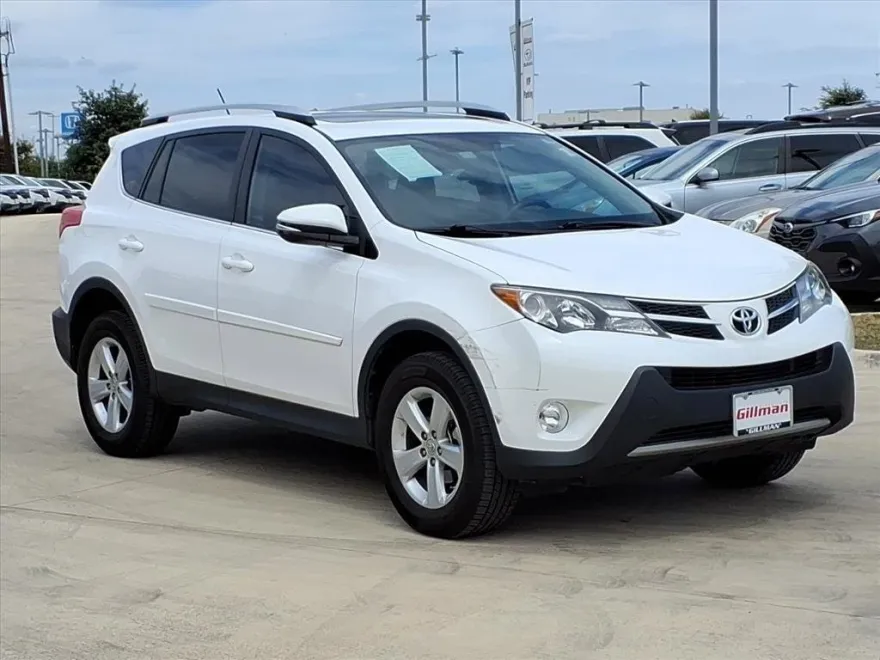 2013 Toyota RAV4 XLE photo 1