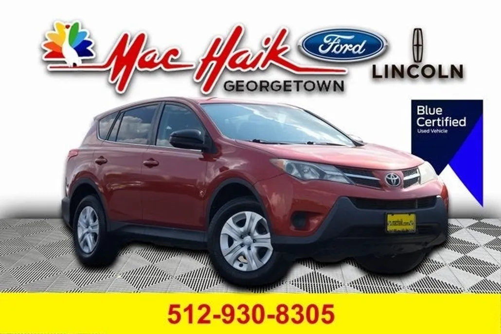2015 Toyota RAV4 LE photo 1