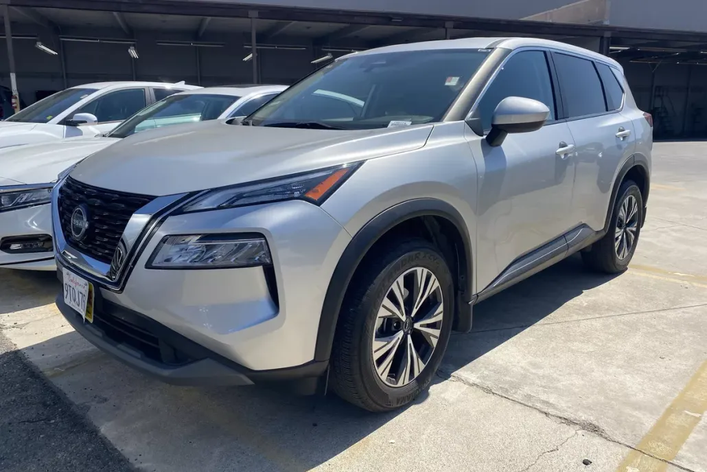 2023 Nissan Rogue SV photo 1