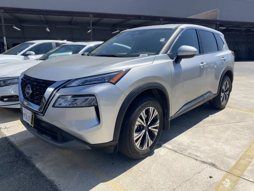 2023 Nissan Rogue SV photo 1