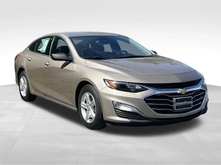 2023 Chevrolet Malibu LS photo 1