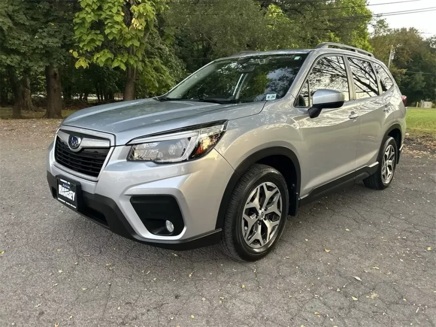 2021 Subaru Forester Premium photo 1