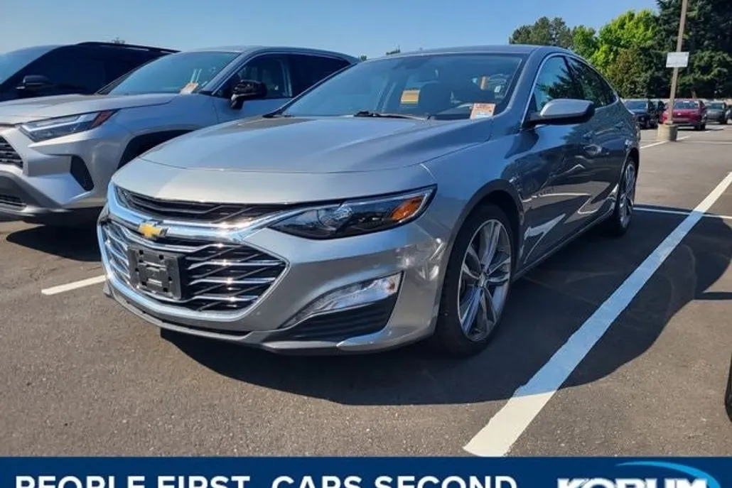 2023 Chevrolet Malibu 1LT photo 1