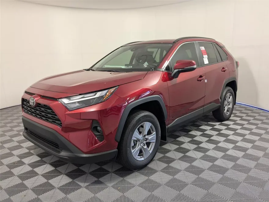 2025 Toyota RAV4 XLE photo 1