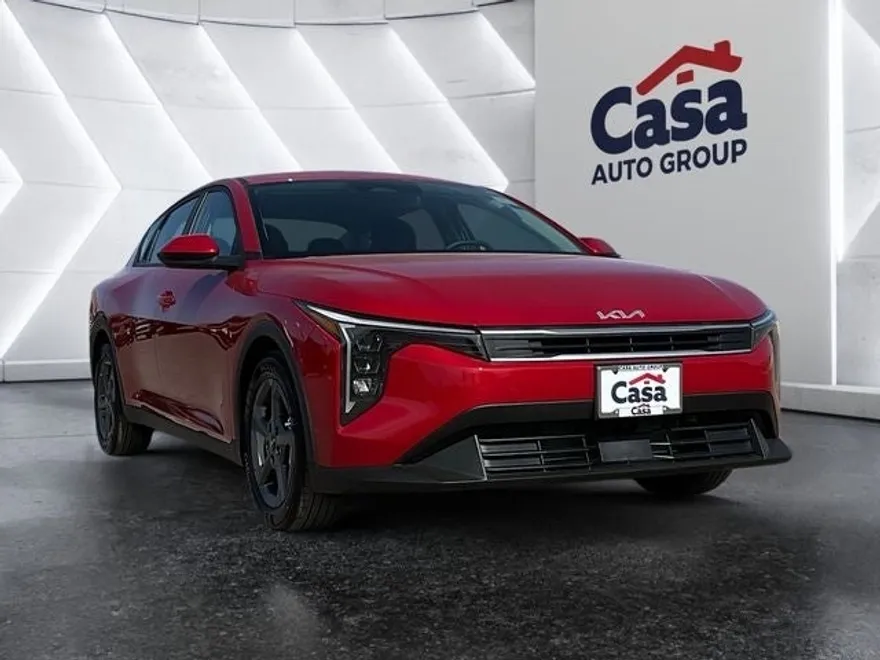 2025 Kia K4 LXS photo 1