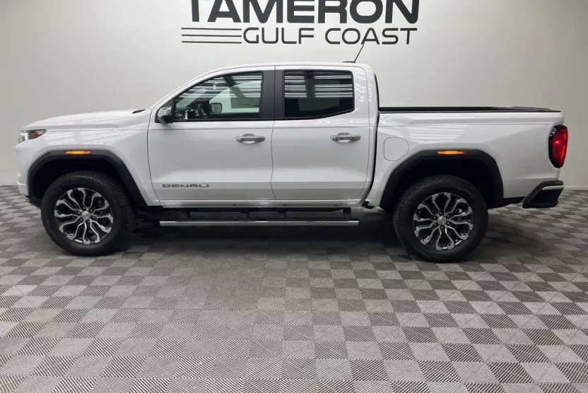 2026 Gmc Canyon Denali photo 1