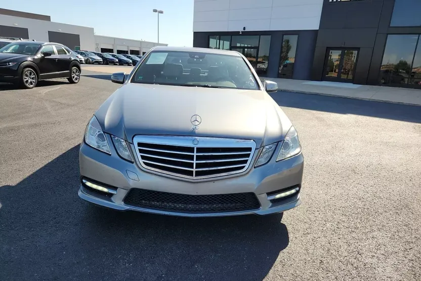 2012 Mercedes Benz E 350 Sedan photo 1
