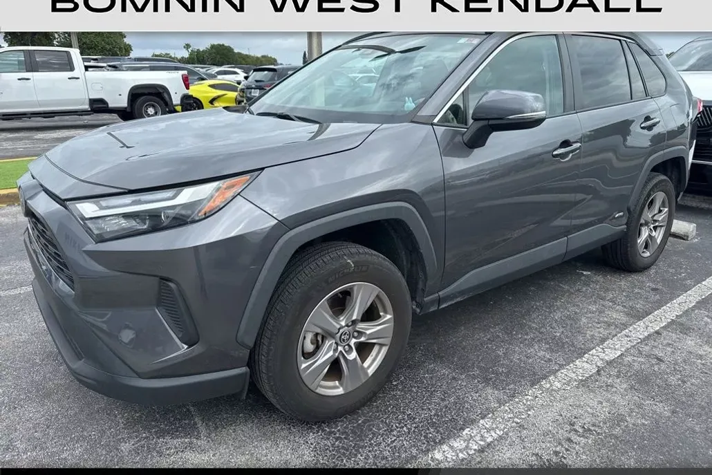 2022 Toyota RAV4 Hybrid XLE photo 1