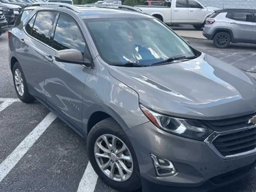 2018 Chevrolet Equinox LT photo 1