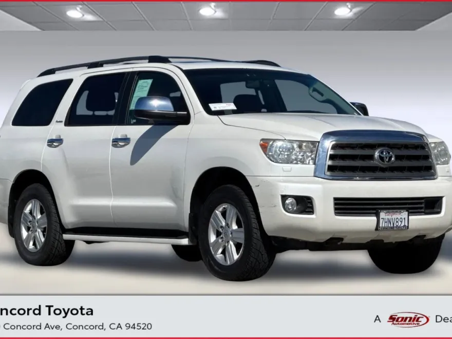 2015 Toyota Sequoia Platinum photo 1