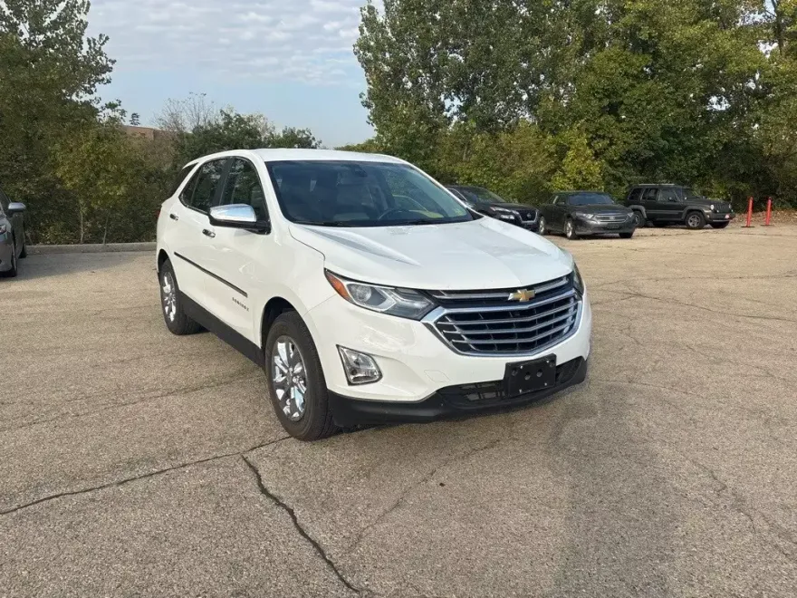 2021 Chevrolet Equinox LS photo 1