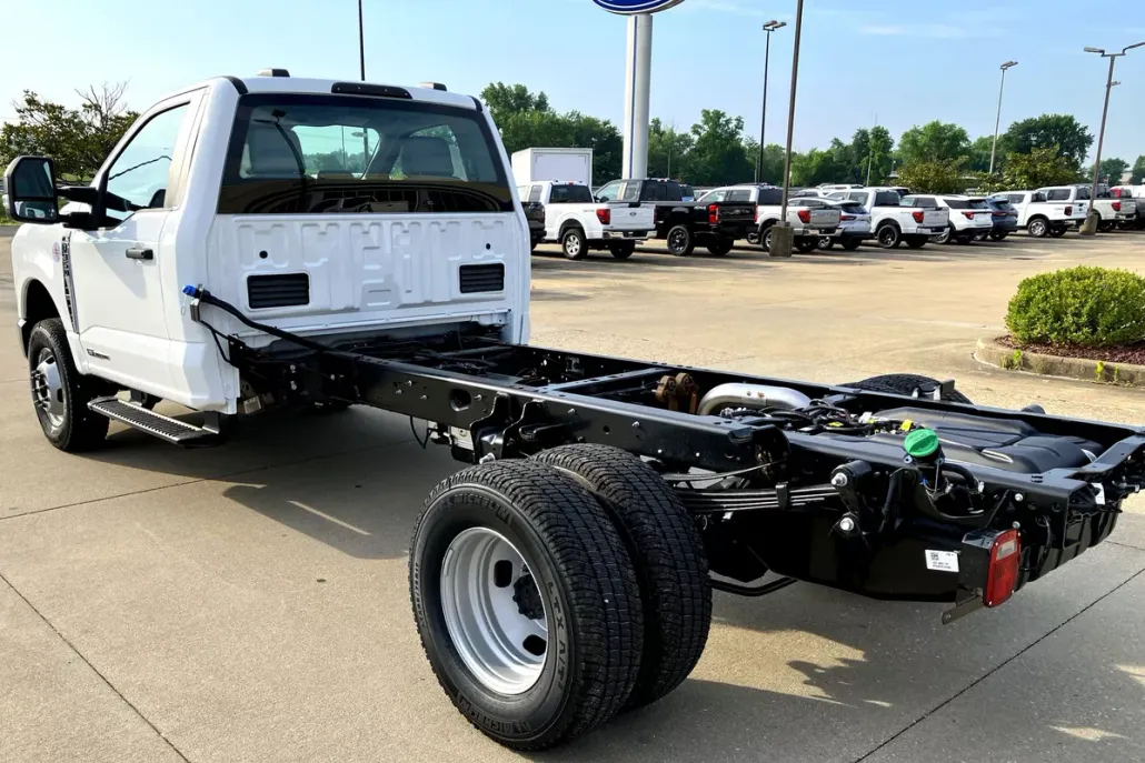 2025 Ford F-350 photo 1
