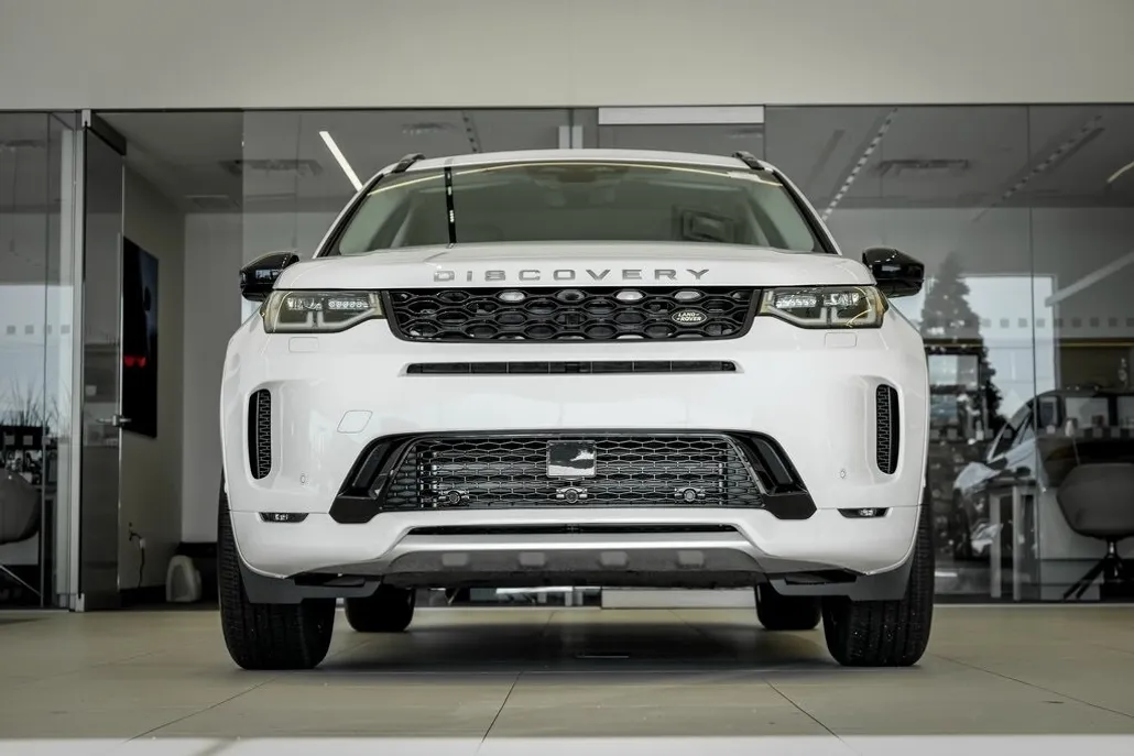 2025 Land Rover Discovery Sport S photo 1