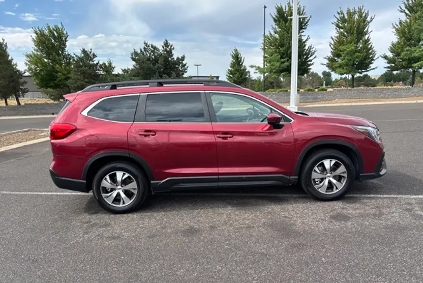 2024 Subaru Ascent Premium photo 1