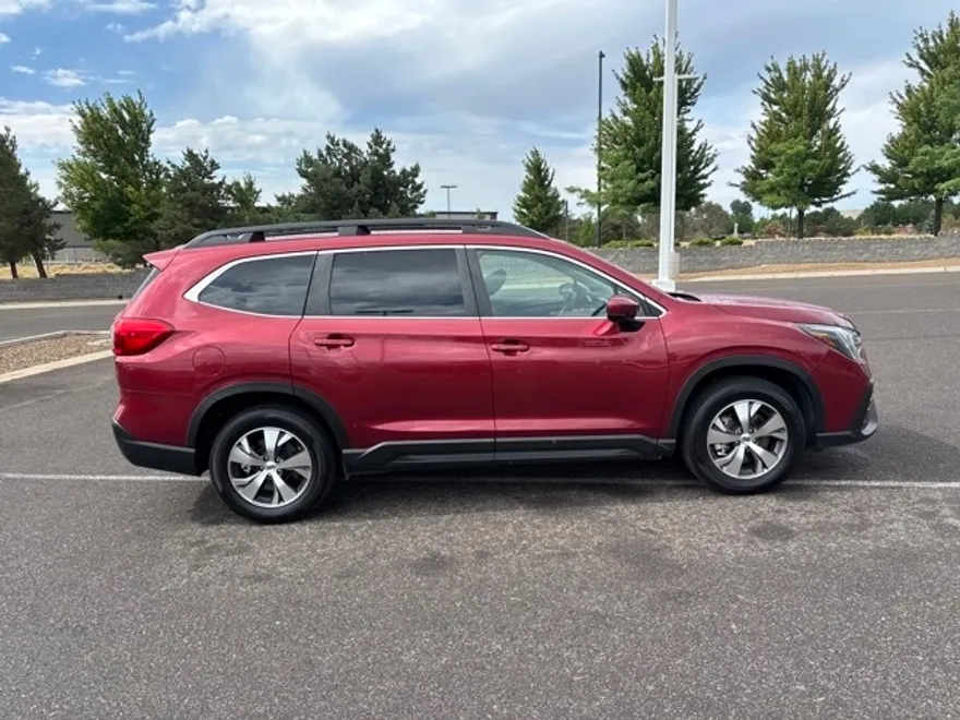 2024 Subaru Ascent Premium photo 1