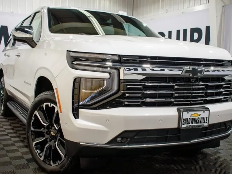 2025 Chevrolet Suburban Premier photo 1