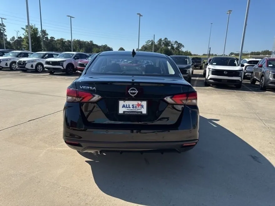 2025 Nissan Versa SV photo 1