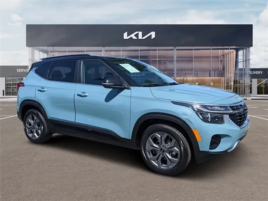 2024 Kia Seltos S photo 1