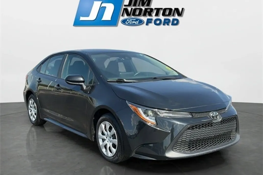 2022 Toyota Corolla LE photo 1