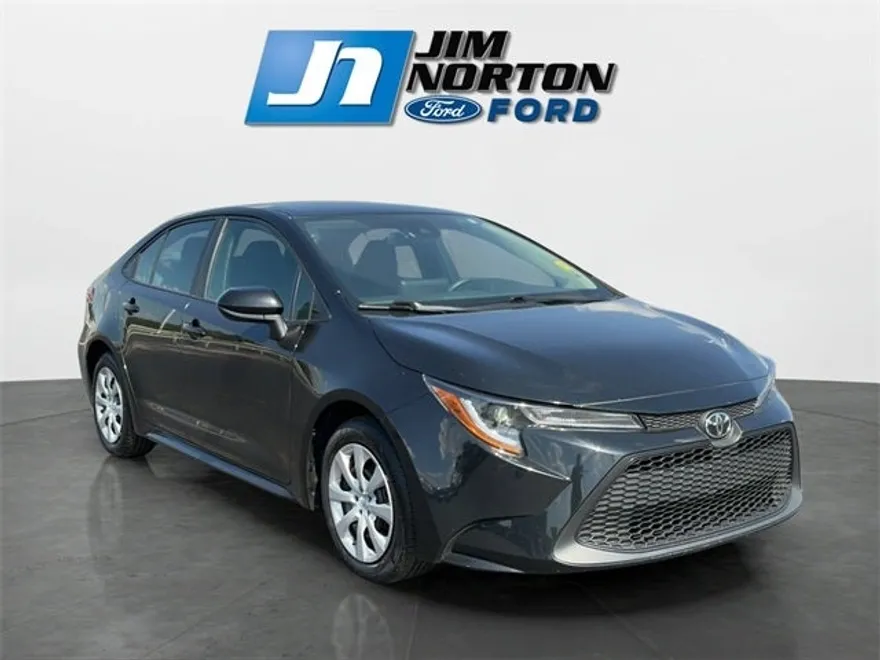 2022 Toyota Corolla LE photo 1