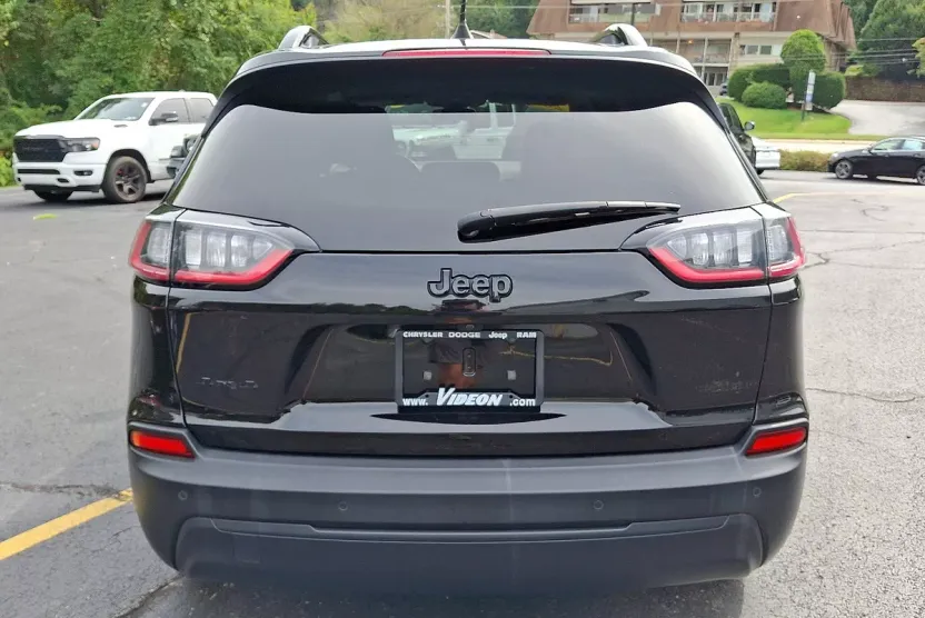 2019 Jeep Cherokee Altitude photo 1