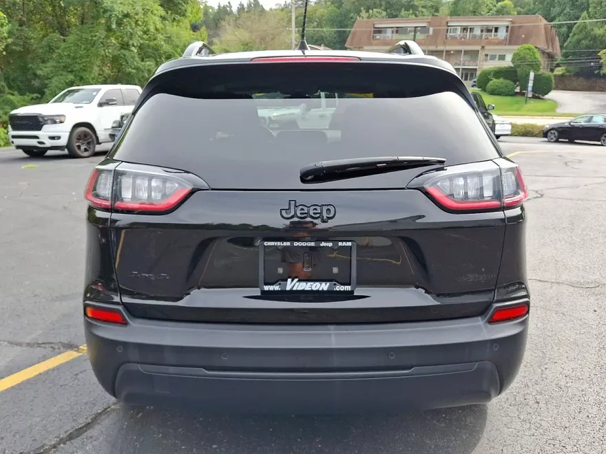 2019 Jeep Cherokee Altitude photo 1