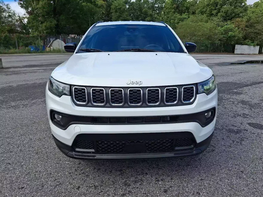 2024 Jeep Compass Latitude photo 1