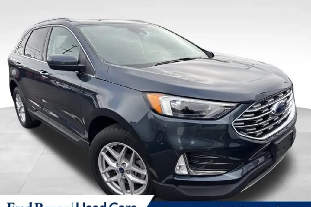 2022 Ford Edge SEL photo 1