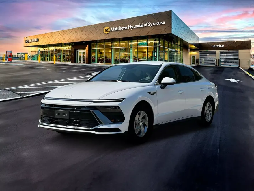 2025 Hyundai Sonata SE photo 1