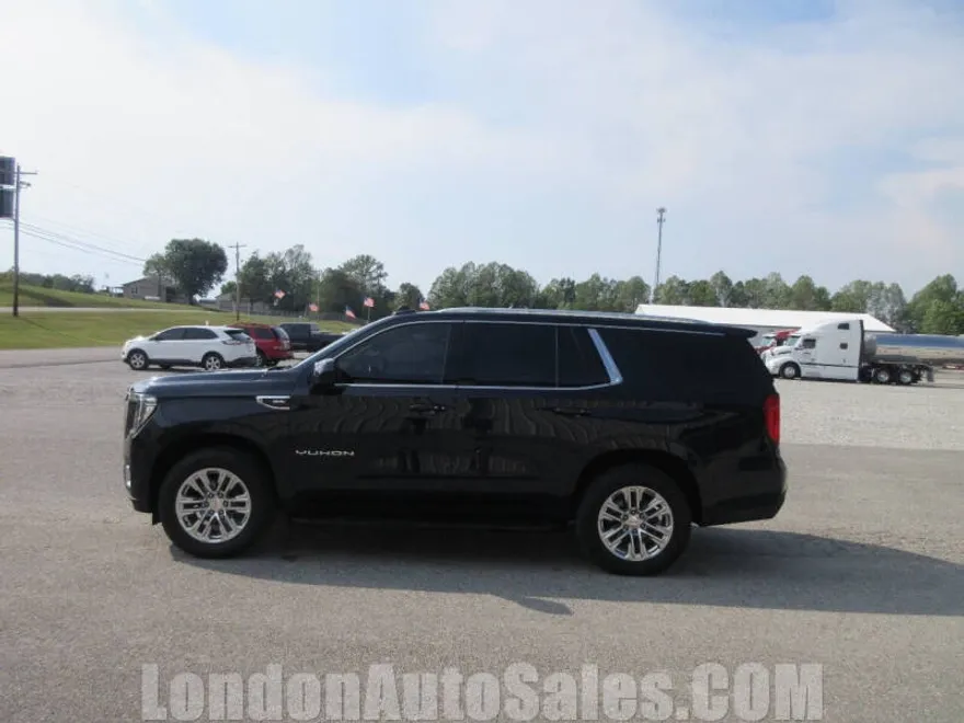 2022 Gmc Yukon SLE photo 1