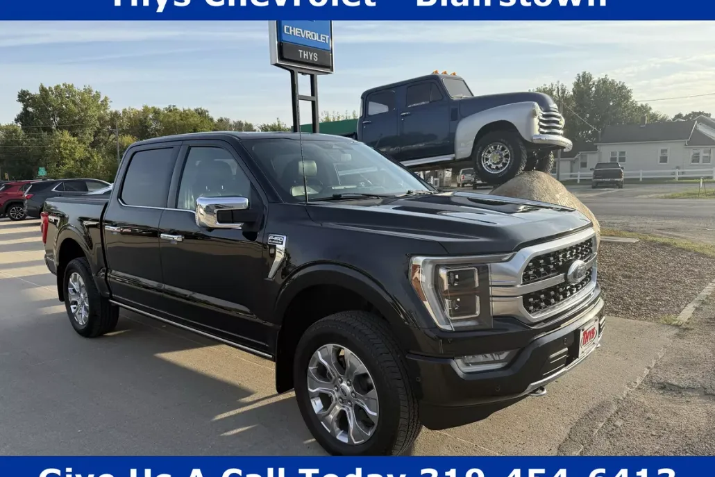 2023 Ford F-150 Platinum photo 1