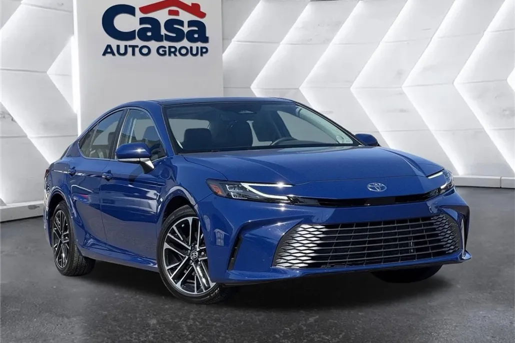 2025 Toyota Camry LE photo 1