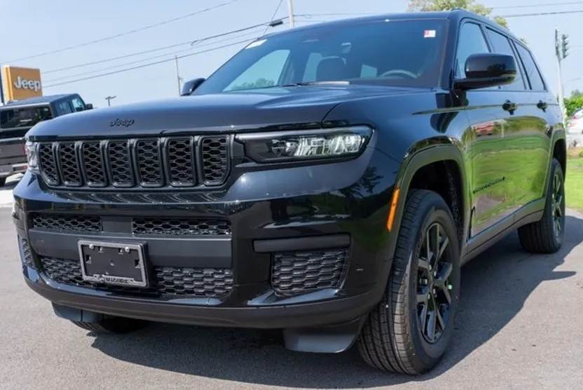 2025 Jeep Grand Cherokee Altitude X photo 1