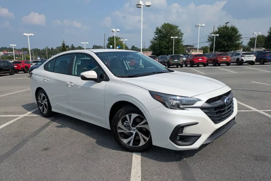 2025 Subaru Legacy Premium photo 1