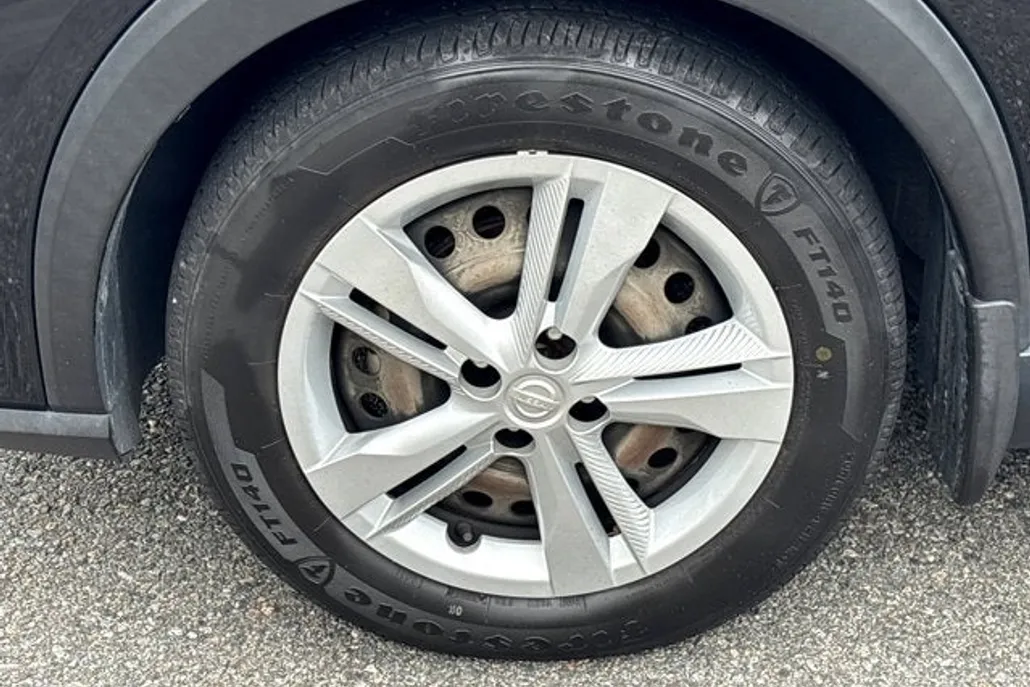 2021 Nissan Kicks S photo 1