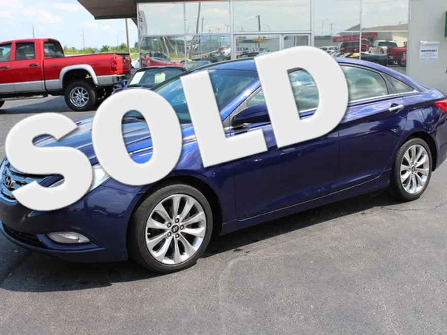 2011 Hyundai Sonata SE photo 1