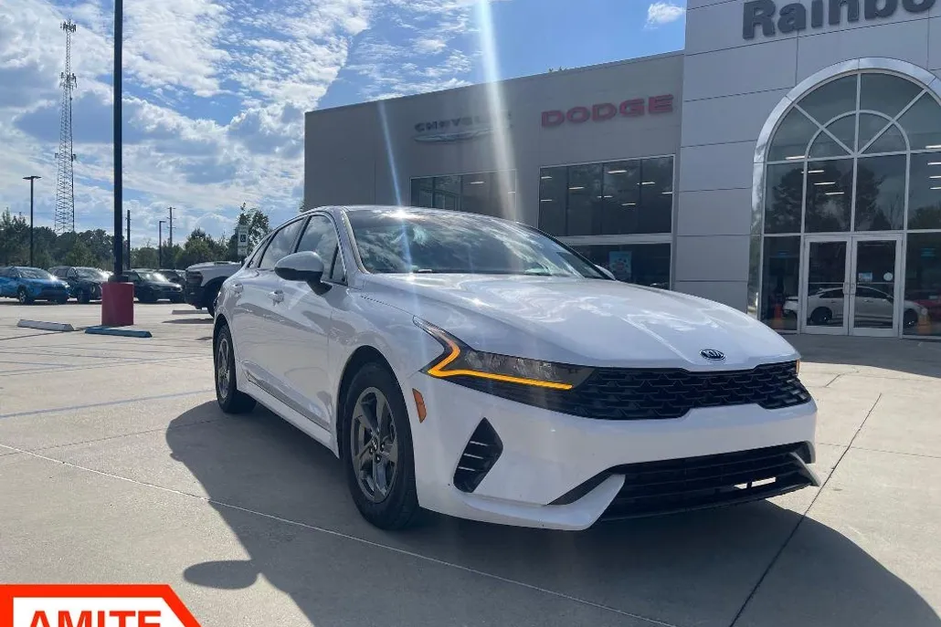 2021 Kia K5 LXS photo 1