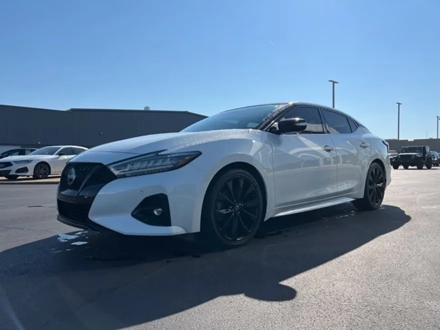 2023 Nissan Maxima SR photo 1