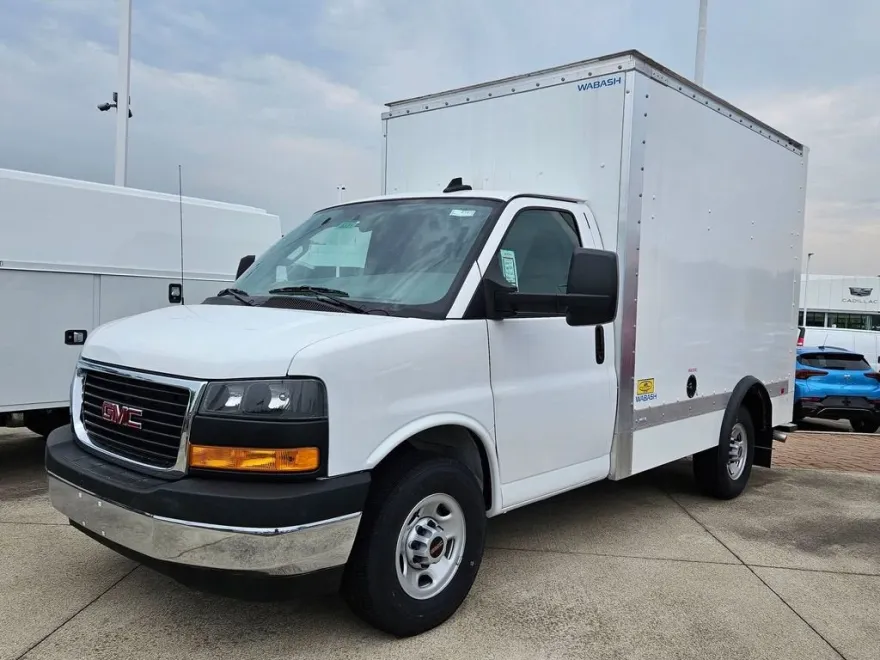 2024 Gmc Savana Cutaway 3500 photo 1
